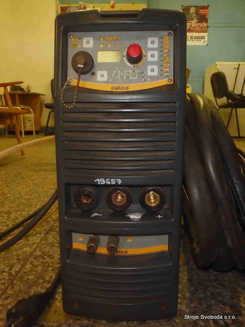 Svařovací zařízení GENESIS 200TLH (19657 (2).jpg)